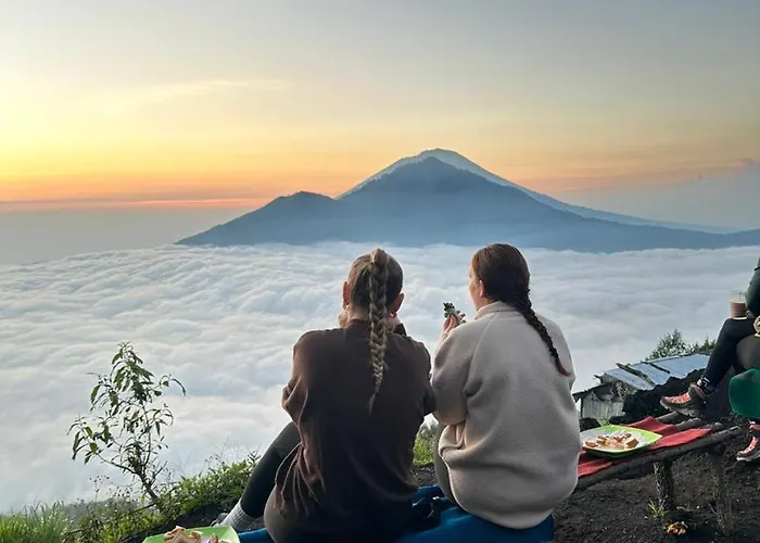 Batur Volcano Basecamp クブペンロカン